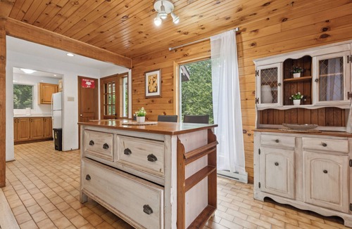 Argenteuil Regional County Municipality Ski Chalet | Spacious modern chalet with private heated in-ground pool