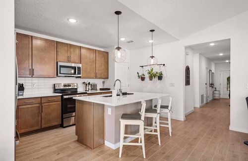 Ocala Villa | Spacious Modern Villa with Private Yard, Ocala