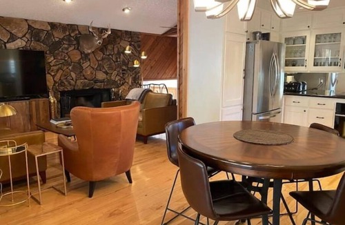 Alto House | Spacious mountain retreat near Ski Apache and 15 mins from Downtown Ruidoso.