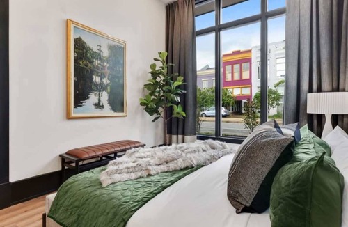 Faubourg Lafayette Hotel | Spacious NOLA Combo | 2 Units | Shared Pool