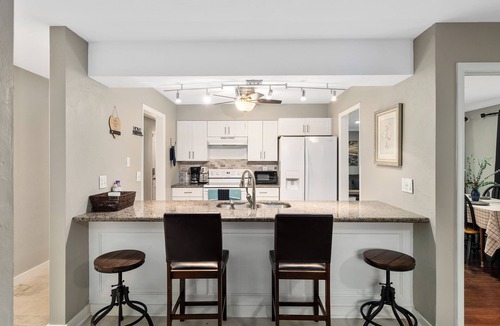 Gainesville House | Spacious Pet Friendly 3BR House with Private Fenced Yard and Car Garage