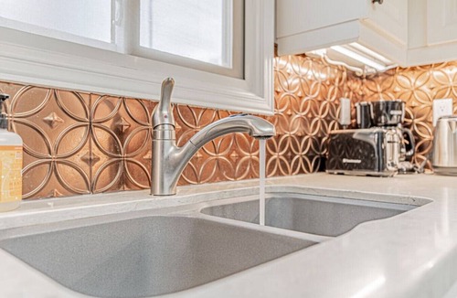 Mount Pleasant House | Spacious⭐Pool⭐Hot Tub⭐Airport⭐Downtown⭐Walk to Everything