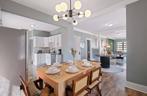 Morton Meadows House | Spacious, Private Bedroom Prime Location Near UNMC/Blackstone - Shared House