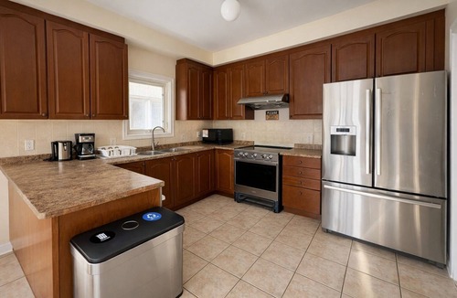Brampton House | Spacious Private King Bedroom w/TV, Fridge, Desk—Brampton Shared Home, 2.5 Baths