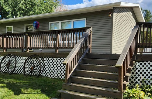 Merrill House | Spacious & Quiet 3-bedroom/2 bath country home in Merrill WI