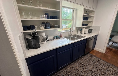 Tallahassee House | Spacious, renovated 4BR minutes from FSU, the stadium, Midtown, and downtown.