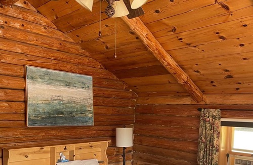 Tomahawk House | Spacious, Rustic, Beautiful Lodge-15 Acres 600+ Ft of Shoreline-Enjoy all year