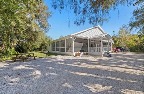 Alva House | Spacious Rustic Farmhouse - Perfect for Retreats