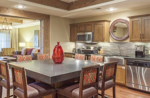 Big Cedars Apartment | Spacious Studio | Paradise Point Resort