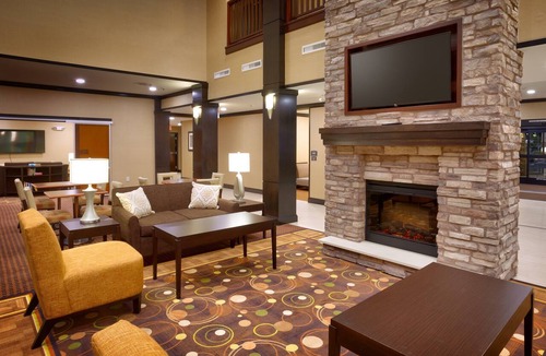 Cheyenne Condo | Spacious Suite with FREE Breakfast + Wi-Fi | Great for Business!