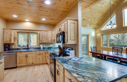 Lead Cabin | Spacious Terry Peak Cabin < 1 Mi to Ski Lift
