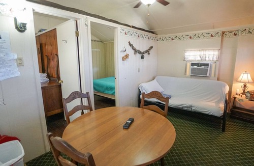 Monticello Apartment | Spacious Two-Bedroom House with Lake Views