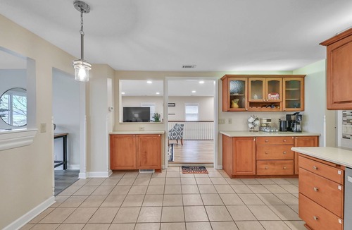 Cedar Lake House | Spacious water-facing 5-bedroom loft with backyard access to Cedar Lake