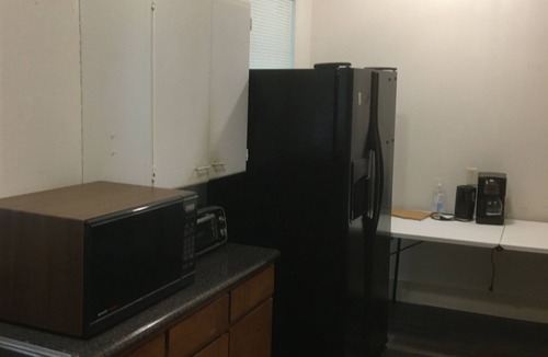 Mobile House | Spacious Welcoming 3-bedroom house with Wi-Fi, AC