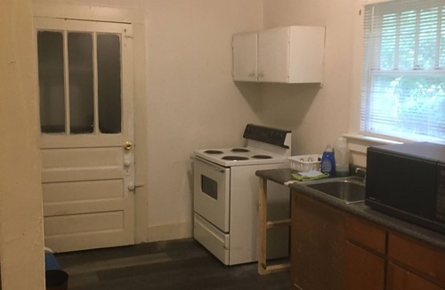 Mobile House | Spacious Welcoming 3-bedroom house with Wi-Fi, AC