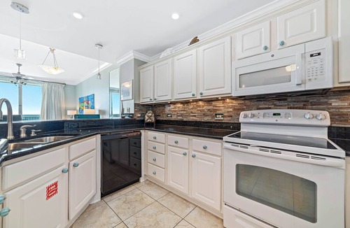 Ono Island Condo | Spanish Key 407 | Steps from Flora Bama | Pools, Hot Tub, Gym & More! | My Beach Getaways