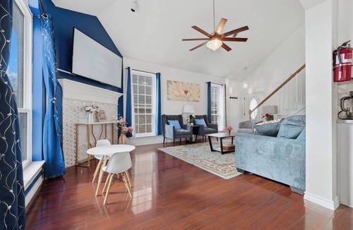 West Arlington House | Special 3-bedroom house just 15 Min to Stadium/Sleeps 6/Free Parking