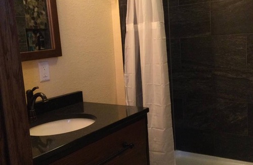 Unionville House | Square View Inn Suite 5