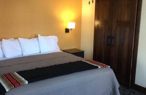 Unionville House | Square View Inn Suite 5