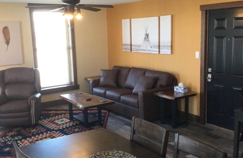 Unionville House | Square View Inn Suite 5