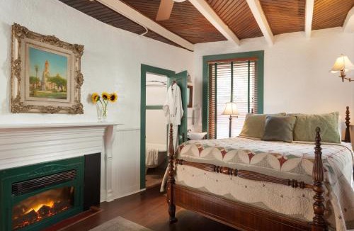 Downtown Historic District Bed & Breakfast | St. Francis Inn - Saint Augustine