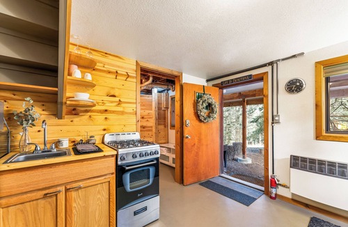 Florissant Cabin | Star Gazer’s Sanctuary