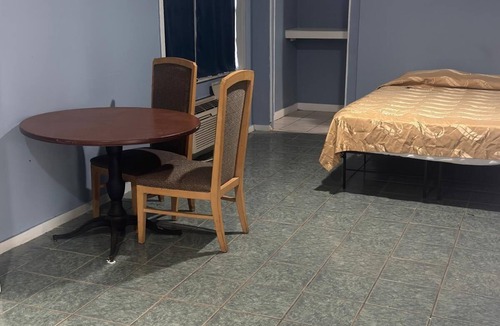 Seffner Community Alliance Hotel | Star Motel