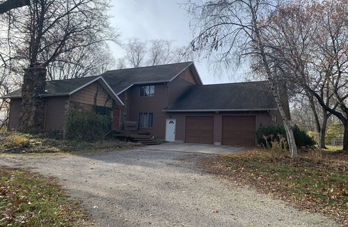 Ottawa House | Starved Rock, Skydive Chicago, Creek View