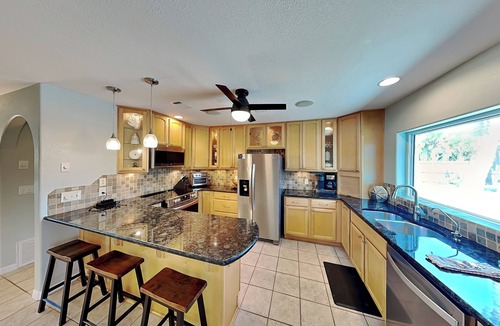 Toilla Segunda House | Stay Awhile | Backyard Oasis, Private Pool, Walk to Beach