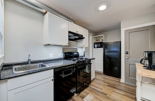 Near Eastside House | Stay in this modern 3BR unit with easy access to top attractions. Ideal for families or business travelers seeking a chic urban retreat.