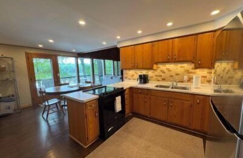St Germain House | Stepaway Vacation Rentals- Circle of Pines Oak Leaf Lodge
