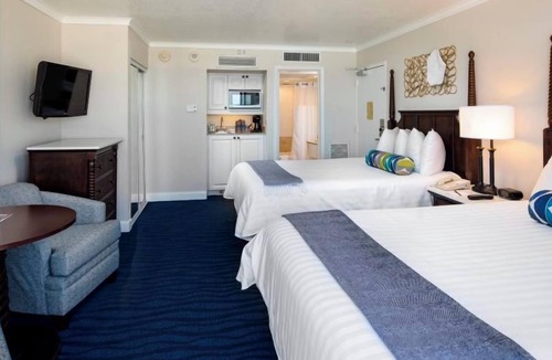 St. Pete Beach Hotel | Steps Away from the Beach! 3 Units w/Balconies, Outdoor Pools, Parking!
