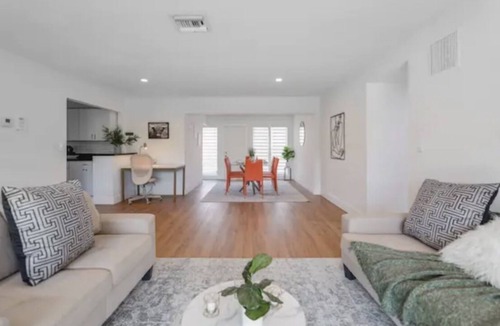 Bel Air House | Steps from Beach 2 Kings & 2 Queens Lauderdale by the Sea