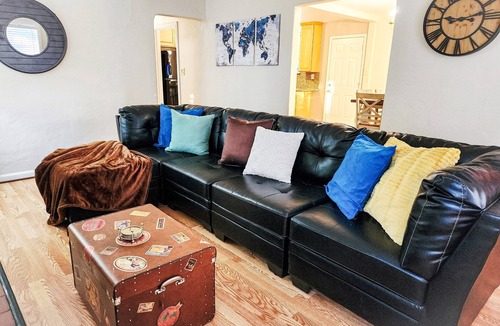 The Villas House | Steps from Santana Row Stylish 3BR Escape