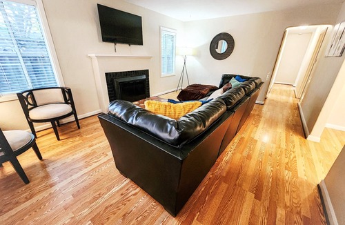 The Villas House | Steps from Santana Row Stylish 3BR Escape