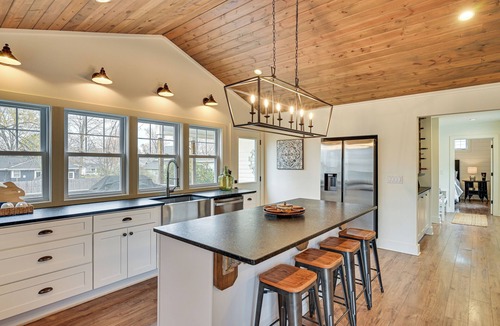 Three Oaks House | Steps to Elm St: Gorgeous Double-Lot Getaway