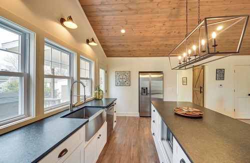 Three Oaks House | Steps to Elm St: Gorgeous Double-Lot Getaway