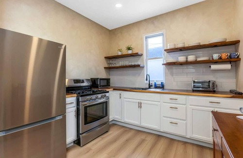 Franklin Park House | Steps to Franklin Park & East Market | 5 min to DT