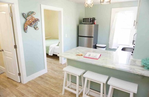 Smith's Memento Apartment | 🏝 Steps to Ocean Center| Walk to Beach & Boardwalk | PETS OK!