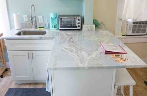 Smith's Memento Apartment | 🏝 Steps to Ocean Center| Walk to Beach & Boardwalk | PETS OK!