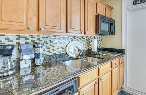 Lenox Park Condo | Steps to Ocean: Daytona Beach Condo w/Patio!
