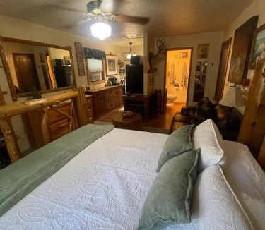 Bass Lake House | Stewart Chalet @ Yosemite/Bass Lake