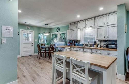 Fort Worth House | Stockyards! Less than 3 mins-Sleeps 8 -Gable House