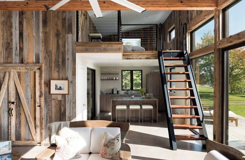 La Pointe House | Stone and Cedar Lodge
