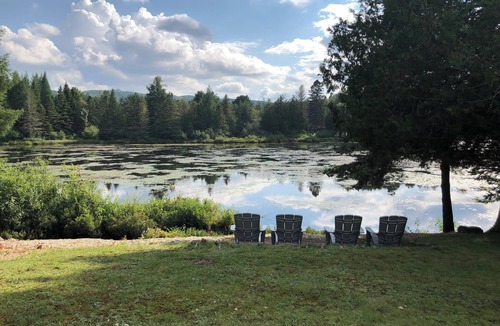 Val Morin Cottage | Streamside Retreat on Petit Train du Nord at km 39 - Cedar Creek Cottage