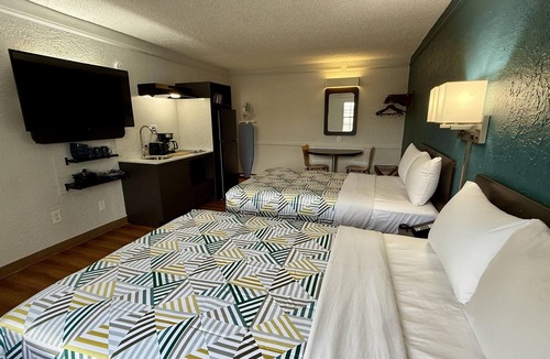 Beaumont Hotel | Studio 6 - Beaumont, TX