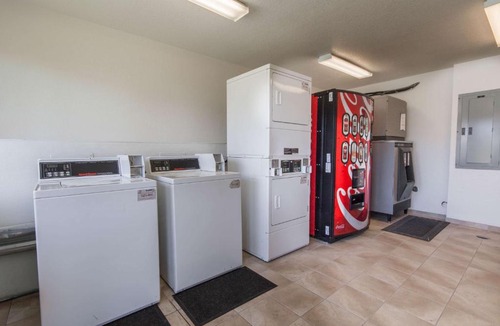 Biggs Field Hotel | Studio 6-El Paso, TX - East