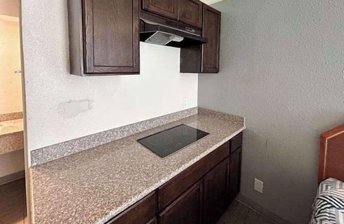 West Meadowbrook Hotel | Studio 6 Fort Worth, TX – Downtown East