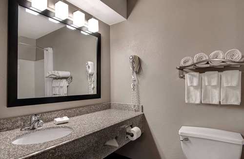 Pine Forest Hotel | Studio 6 Pensacola, FL - West I-10