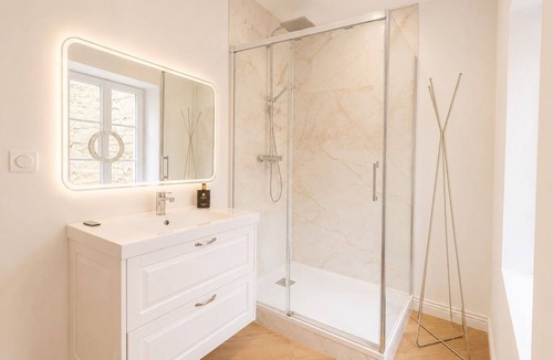 Prefecture Apartment | Studio Alésia - Suite romantique de prestige